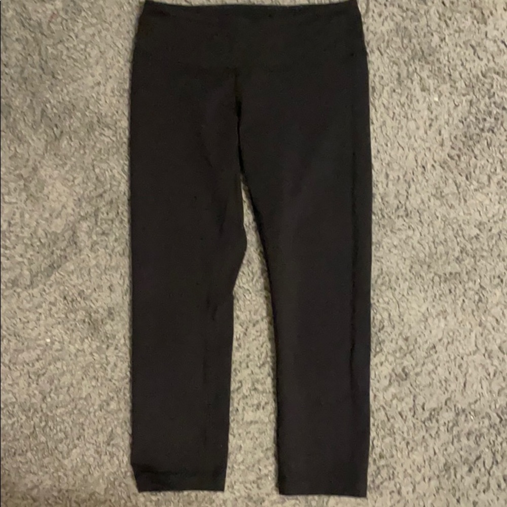 black size 4 cropped lulu lemon leggings